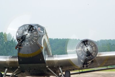 Junkers Ju 52 starting motors