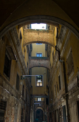 Backyard, near Campo Rialto Nuovo