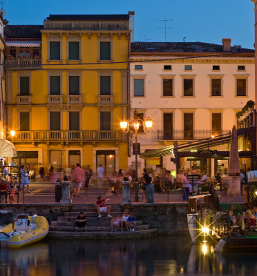 Peschiera city at night