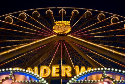 Ferris wheel: Perspective 1