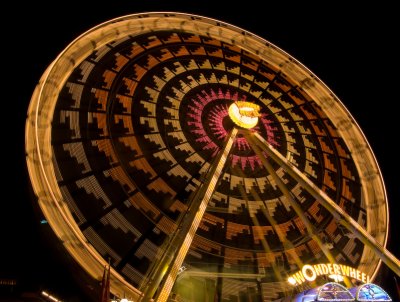 Ferris wheel: Long time exposure