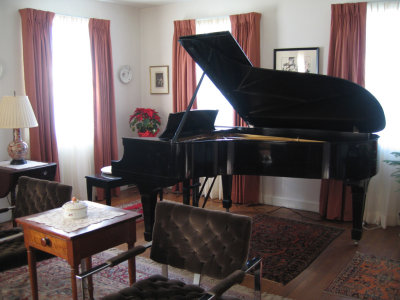 Steinway_2.jpg