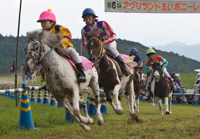 _MG_0228_Pony_Races_turn.jpg
