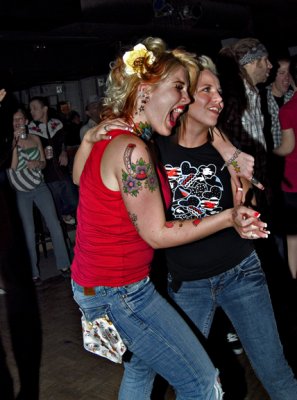 WILD WOMEN 3032W.jpg