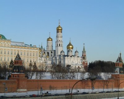 Kremlin embankment2.jpg