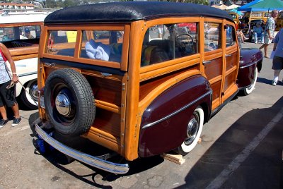 1947 Ford wagon (woodie)