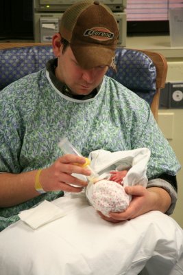 Daddy Feeds Kayla_6957.jpg