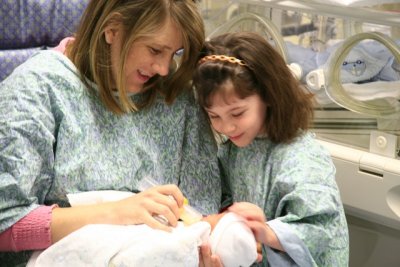 Ella,Mommy and Ian_6918.jpg