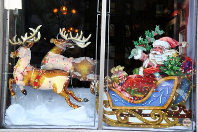Santa Claus is Coming to Town - Arturo's Restaurant Window
