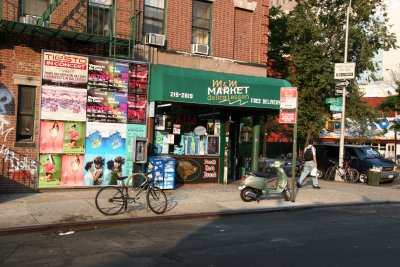 Convenience Market at 6th Avenue