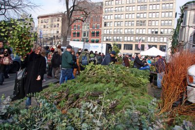 Farmers' Green Market - Shopping for Holiday Trimmings