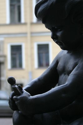 A sculpture near the Art Academy.