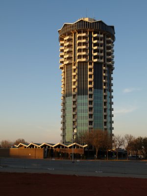 Kind of cool building in Oklahoma OK (Empty?)