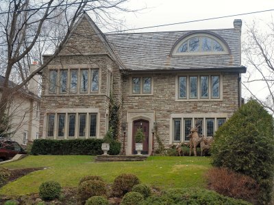 8 Queen Mary's Drive