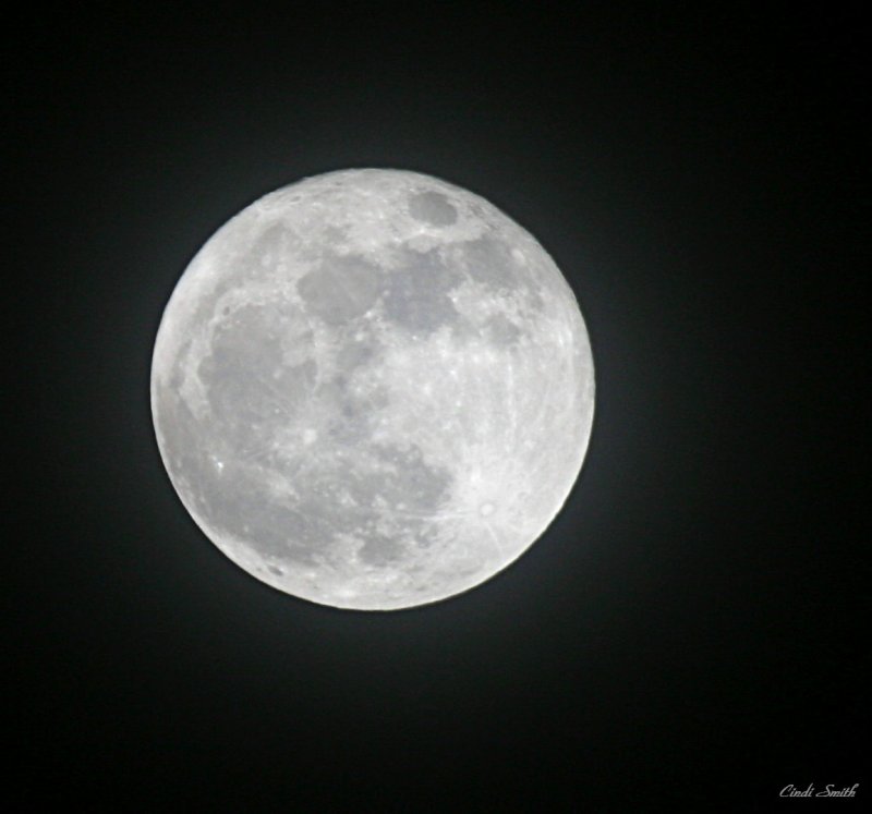 MONDAY NIGHT MOON GLOW