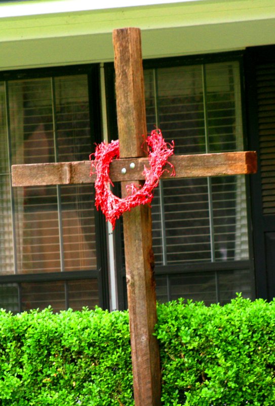 HE HAS RISEN