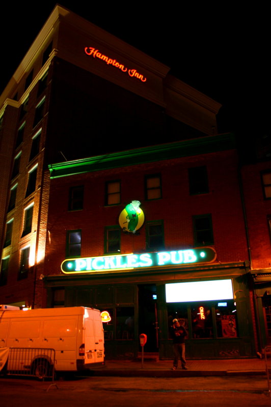 PICKLES PUB