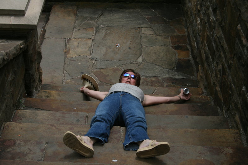 CAN SOMEONE PLEASE HELP ME UP??