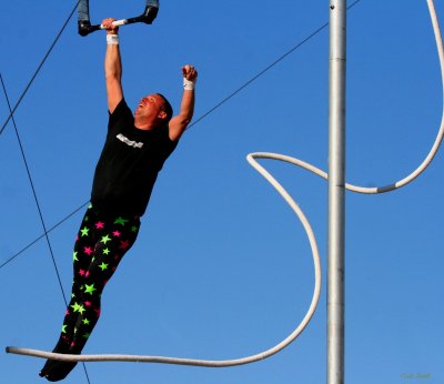 TRAPEZE DUDE