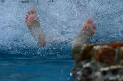 SPLASH FEET