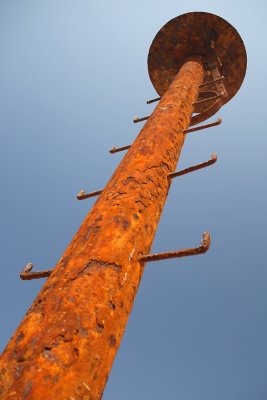 Rusty mast