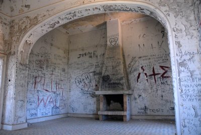 Inside Mussolini's villa