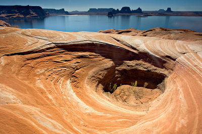 Lake Powell-Holes