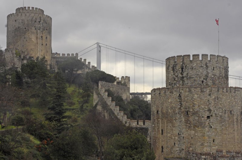 Istanbul Rumeli Hisari dec 2006 3682.jpg