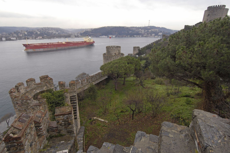 Istanbul Rumeli Hisari dec 2006 3745.jpg