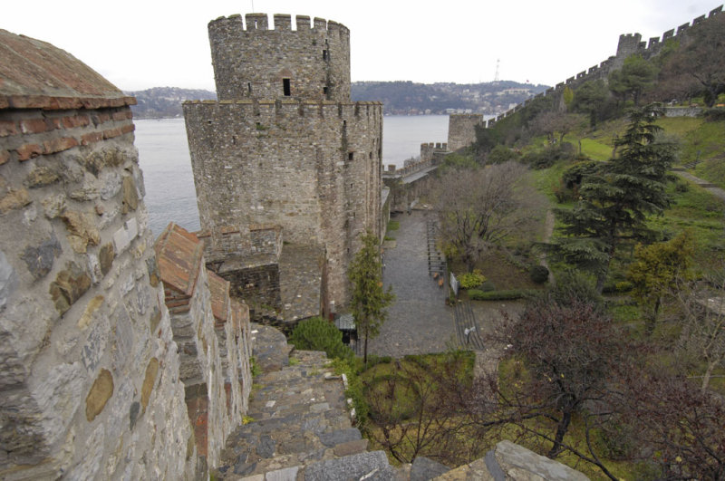 Istanbul Rumeli Hisari dec 2006 3766.jpg