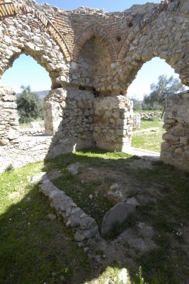 Beçin 14th century tomb .jpg