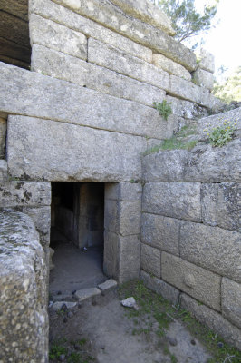 Labranda Built Tomb 5644.jpg