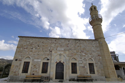 Foça Kayalar Camii 6467.jpg