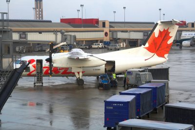 Dash 8-100 at Pittsburgh airport