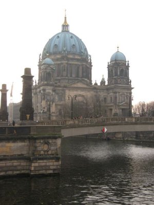 Berliner Dom , The Berlin Cathedral cuta a majestic figure in its prime spot on Museumsinel.