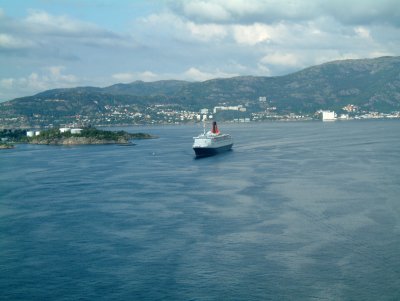 Queen Elizabeth 2 in Bergen Norway-2007