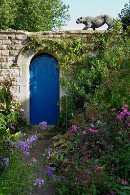 White Sunk Garden