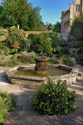 White Sunk Garden