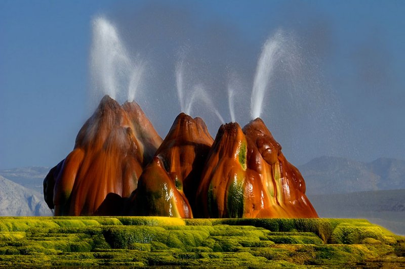 Fly Geyser.jpg