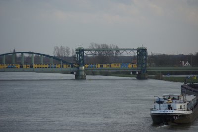 spoorbrug bij Hattem.jpg