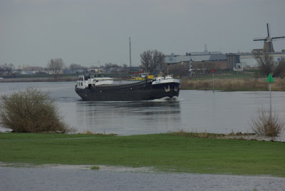 schip bij Olst.jpg