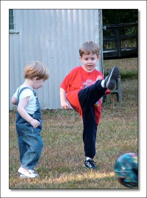 See Brady.you have to kick it like this.jpg