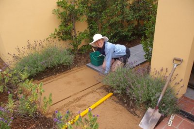Laying Pavers Xmas 2006 001