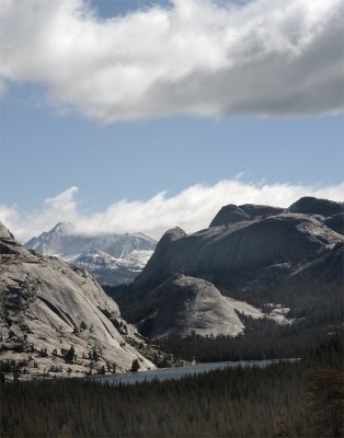 Tenaya Lake from Olmsted Point Vertical.jpg