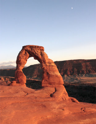 Delicate Arch at Sunset with the rising moon.jpg