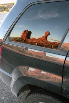 Balanced Rock Jeep Reflection.jpg