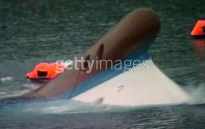 Sea Diamond sinks off the Santorini's coast