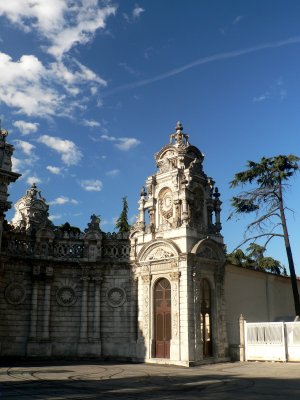 Dolmabahce Palace 2.jpg