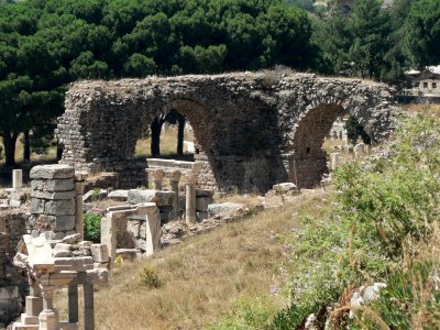 Ephesus - Ruins 3.jpg
