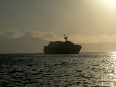 Santorini - Cruise Ship 1.jpg